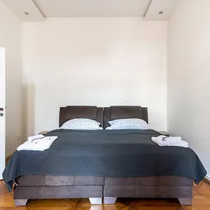 https://prague-centre-apartments-prague.praguehotelsweb.com