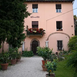 https://la-loggia-lucca.it-tuscanyhotel.com